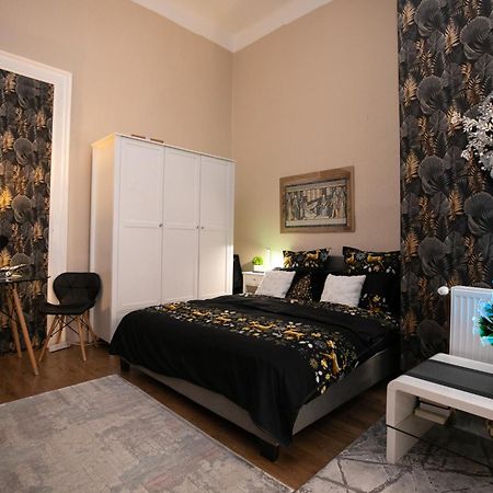 Casa Larisa Apartment Arad Exterior photo